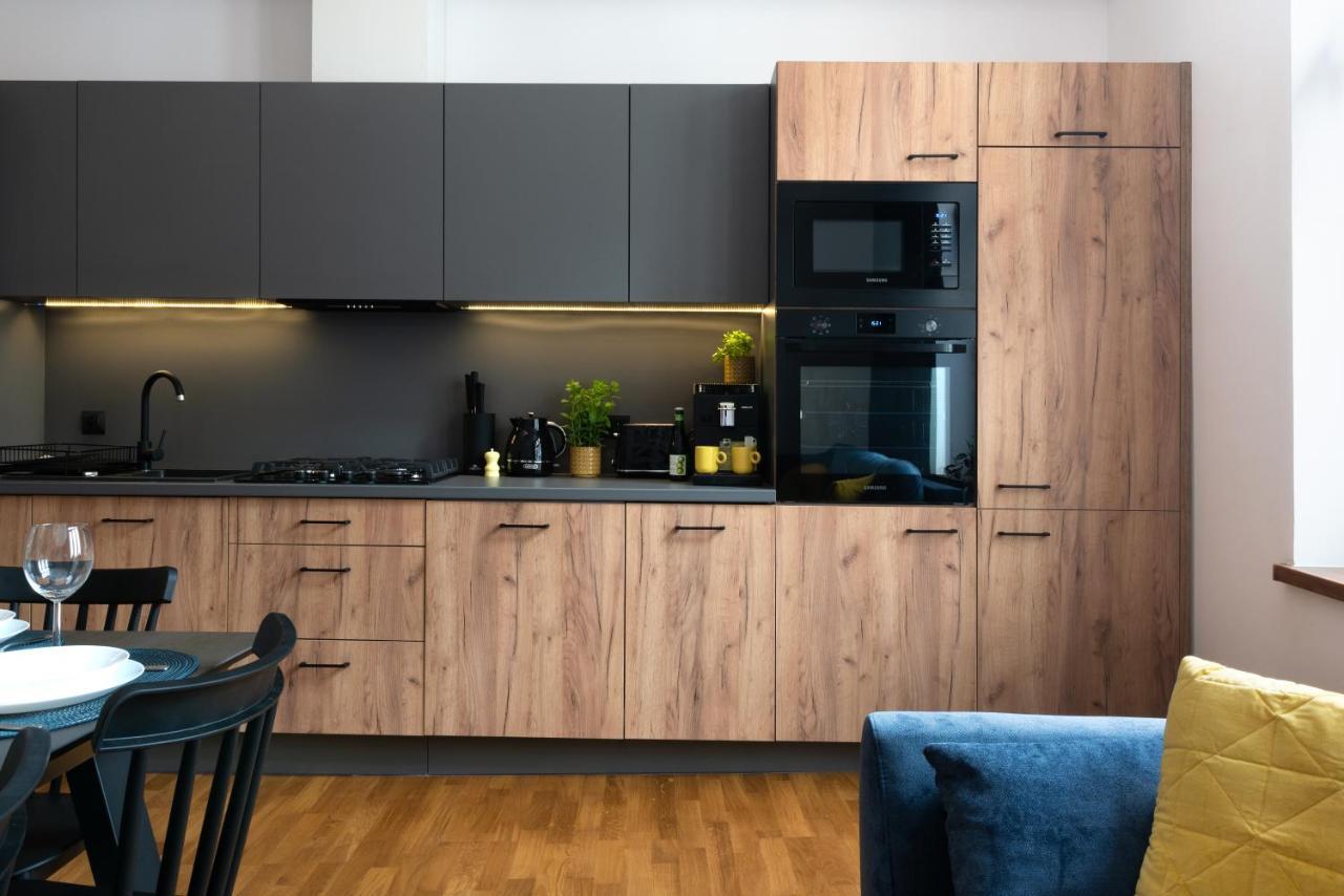 Three-Bedroom Apartment,1488045193:JPEG